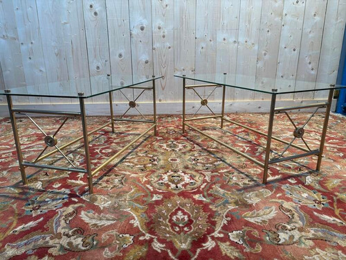 Paire de tables basses en verre et métal doré 
