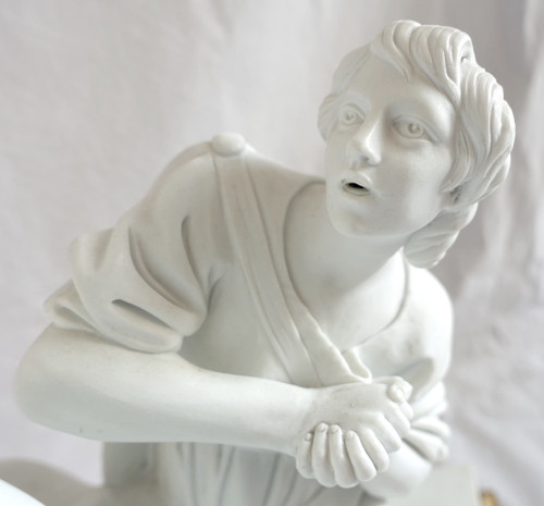 Grande biscotto in porcellana, allegoria della scultura di Falconet - stile Luigi XVI in bronzo dorato