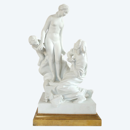 Grande biscotto in porcellana, allegoria della scultura di Falconet - stile Luigi XVI in bronzo dorato