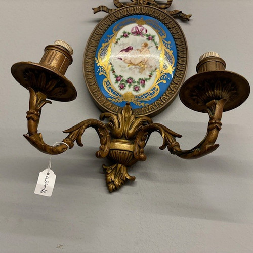 Antica coppia di applique bronzi con placca dipinta. Prima metà 900 Limoges Francia 