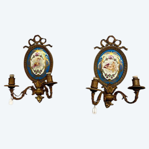 Antica coppia di applique bronzi con placca dipinta. Prima metà 900 Limoges Francia 