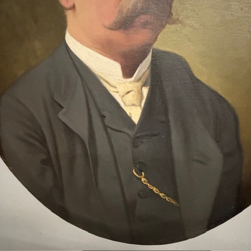Antica coppia di dipinti volti epoca metà 800 . Olio su tela . “Lui e Lei “ Ovali . mis cm 81 x 70 