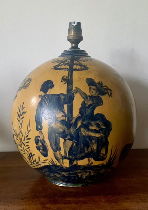 Painted metal lamp