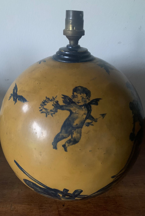 Painted metal lamp