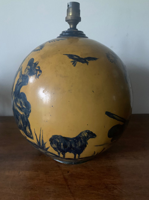 Painted metal lamp