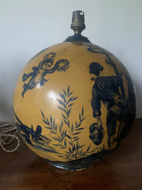 Painted metal lamp