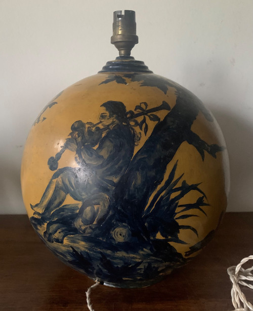Painted metal lamp