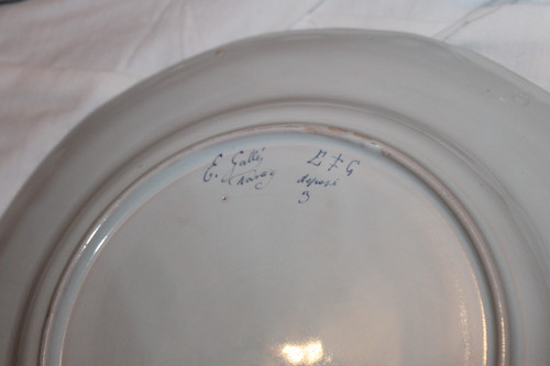 10 piatti in terracotta firmati Emile Gallé servizio cacciatori e cacciatrici in blu XIX secolo