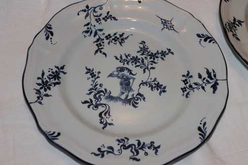 10 piatti in terracotta firmati Emile Gallé servizio cacciatori e cacciatrici in blu XIX secolo