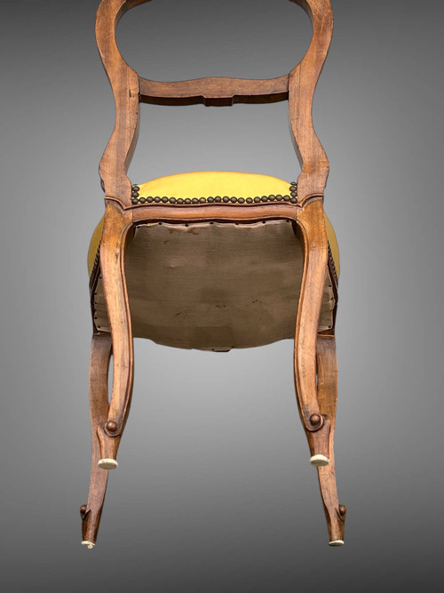 PAIR OF ANTIQUE WALNUT BEDROOM CHAIRS IN THE LOUIS XV STYLE FROM THE 1900S