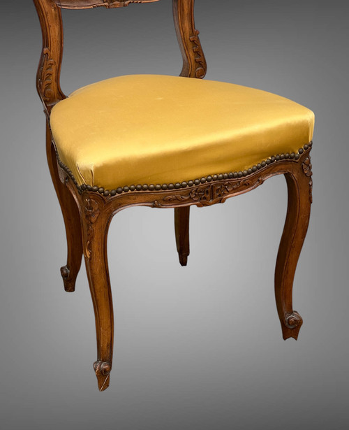 PAIR OF ANTIQUE WALNUT BEDROOM CHAIRS IN THE LOUIS XV STYLE FROM THE 1900S