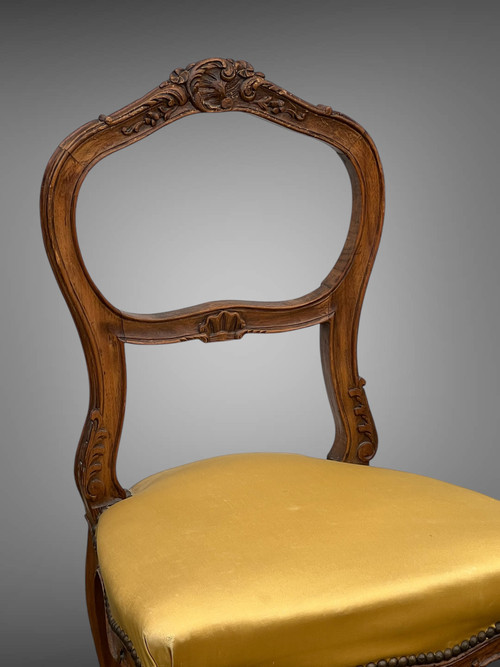 PAIR OF ANTIQUE WALNUT BEDROOM CHAIRS IN THE LOUIS XV STYLE FROM THE 1900S