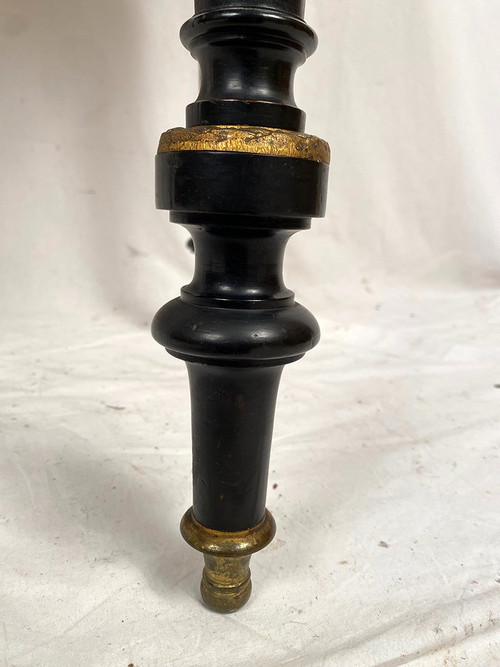 Table à jeux en bois noirci et placage d’ébène marqueté de laiton, époque Napoléon III