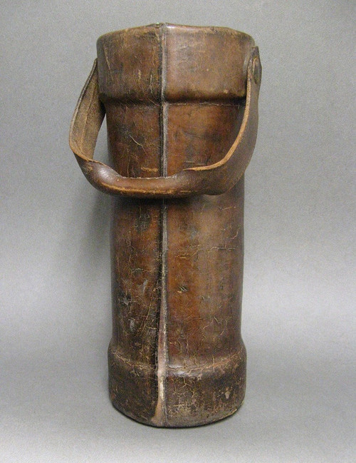 Seau A Cordite En Cuir, Porte Munitions Royal Navy XIXe. Blason Royaume-uni.