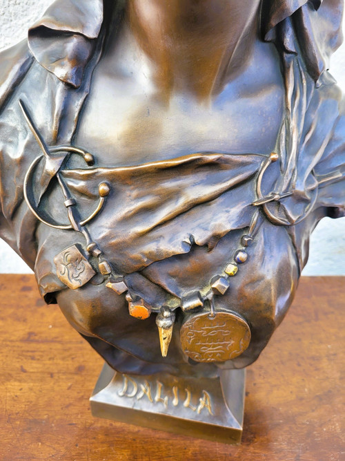Picault - Dalila, scultura in bronzo firmata, fine del XIX secolo