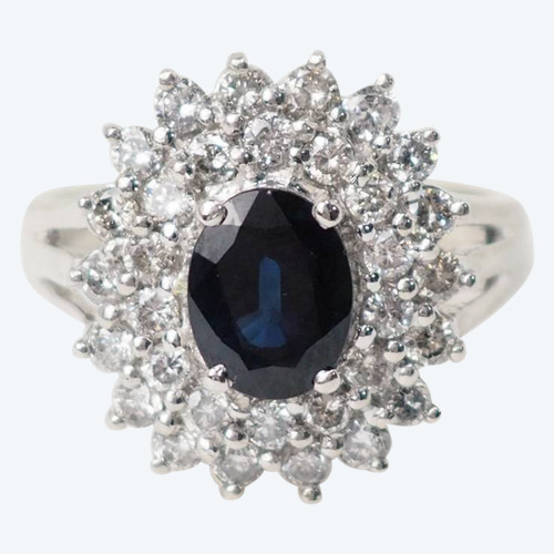 Bague entourage en or blanc, saphir et diamants 
