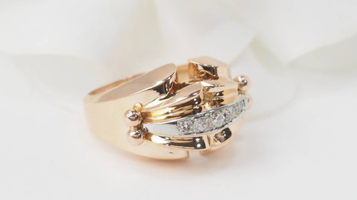 Bague tank des années 40 en or rose et diamants 