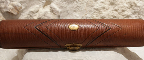 Custodia circolare, portadocumenti o custodia da cucito, in pelle marrone e ottone XIX secolo