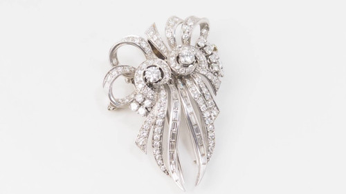 Spilla art deco a doppia clip in oro bianco e platino, diamanti
