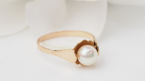 Anello in oro rosa e perla coltivata