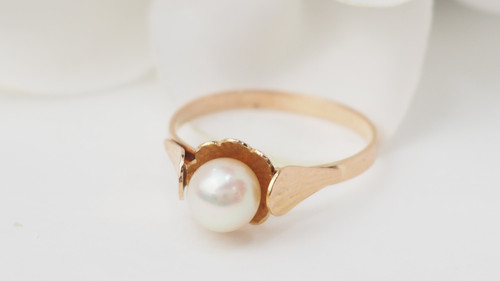 Anello in oro rosa e perla coltivata
