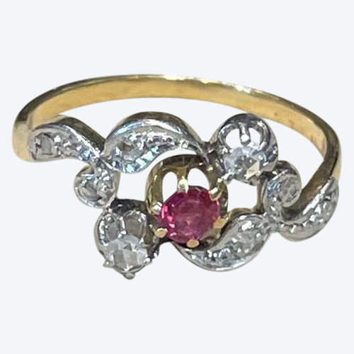 Anello trilogy con rubini e diamanti