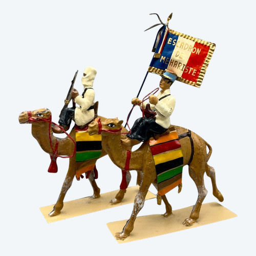 AU PLAT D’ÉTAIN, MAISON LUCOTTE - DEUX CAVALIERS de la COMPAGNIE MÉHARISTE SAHARIENNE