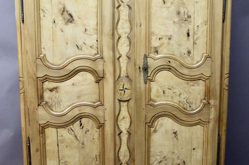 Armoire Bressane XIXème en loupe de frêne