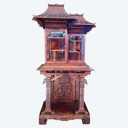 Kleines Möbelstück im chinesischen Stil, 19. Jahrhundert 