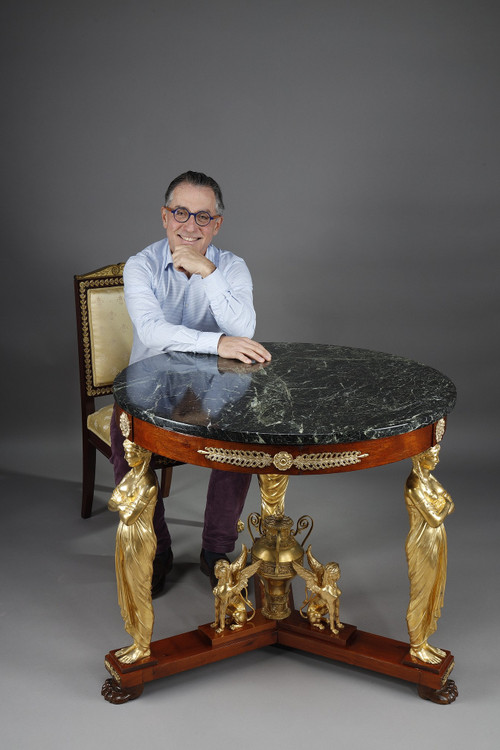LARGE EMPIRE STYLE PEDESTAL TABLE IN MAHOGANY AND MAHOGANY VENEER