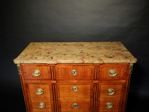 Commode Louis XVI en marqueterie de bois de rose