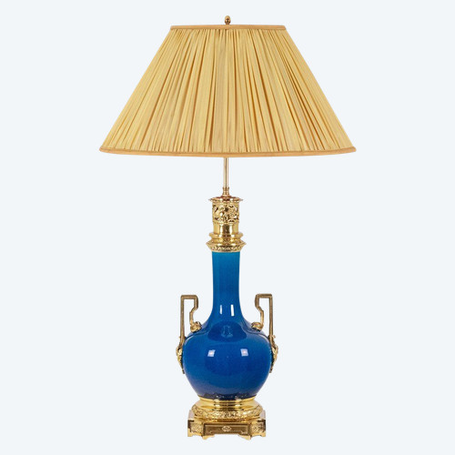 Blue porcelain and gilt bronze lamp with handles. Circa 1880. LS6040309I
