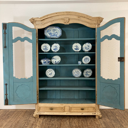 Armoire de présentation, bibliothèque XVIII
