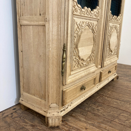 Armoire de présentation, bibliothèque XVIII