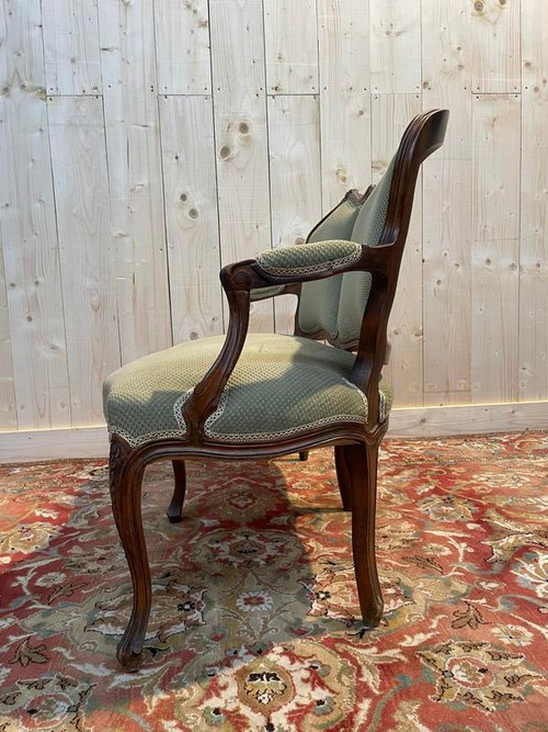 Sofa - Bank aus grünem Samt im Louis-XV-Stil