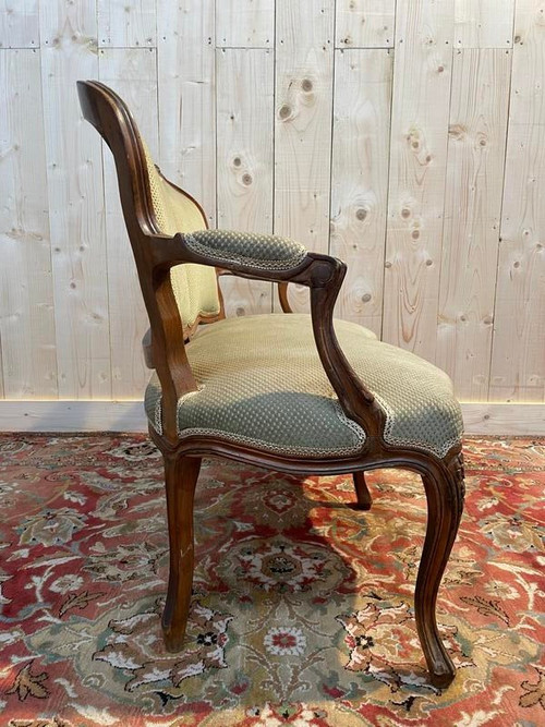 Sofa - Bank aus grünem Samt im Louis-XV-Stil