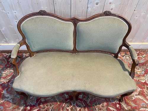 Sofa - Bank aus grünem Samt im Louis-XV-Stil
