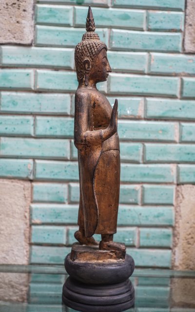 Buddha Abhaya, Thailand, Goldenes Holz