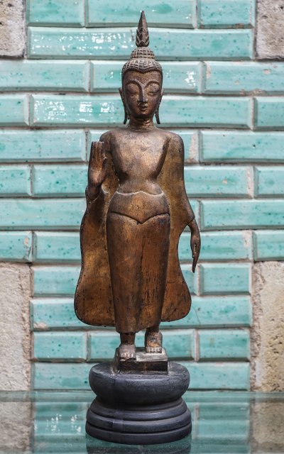 Buddha Abhaya, Thailand, Goldenes Holz
