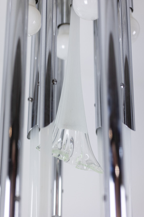Lampadario in vetro di Murano e metallo cromato. Anni '70