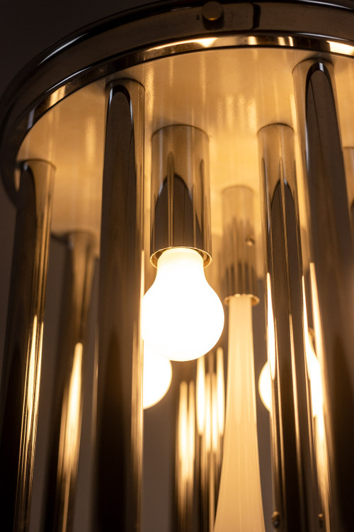 Lampadario in vetro di Murano e metallo cromato. Anni '70
