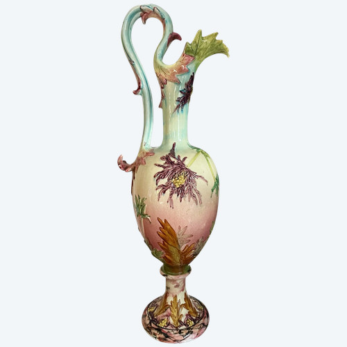 DELPHIN MASSIER (1836-1907). Aiguière en barbotine, fin du XIXeme  à Vallauris.