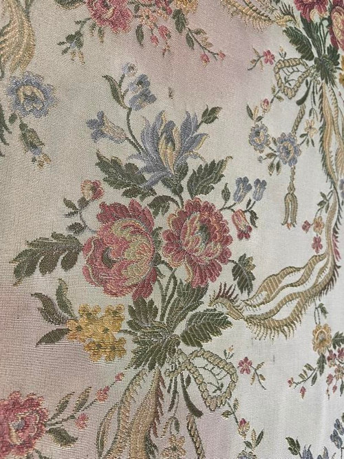 Wohnzimmersofa und ein Paar Sessel im Louis-XV-Stil