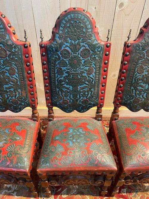 Set of 4 Louis XIII chairs