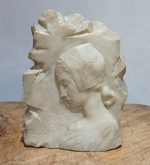 Emilio FIASCHI (1858-1941) LAVRA Sculpture en albâtre Florence Italie