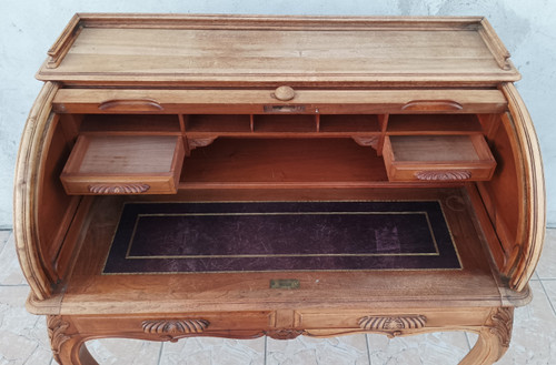 Bureau cylindre Louis XV en noyer