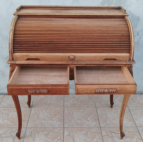 Bureau cylindre Louis XV en noyer