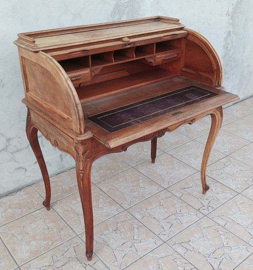 Bureau cylindre Louis XV en noyer