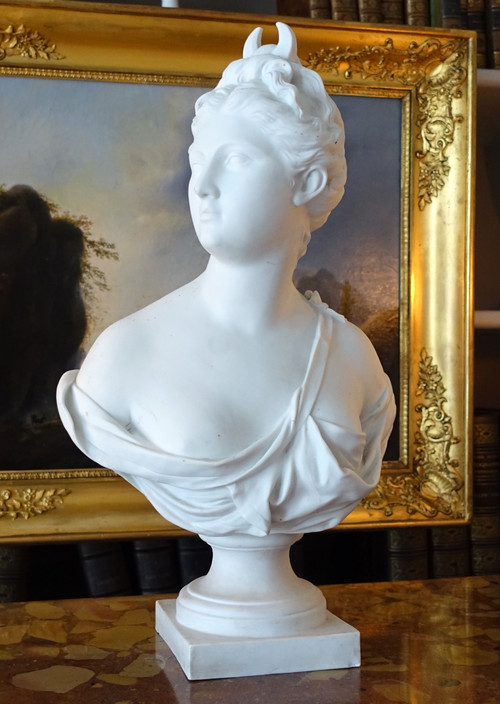 Bust of Diane de Houdon in biscuit porcelain - neoclassical decoration