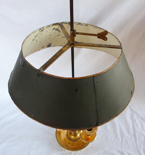 Lampe bouillotte de style Louis XVI en bronze ciselé et doré, début XIXe siècle